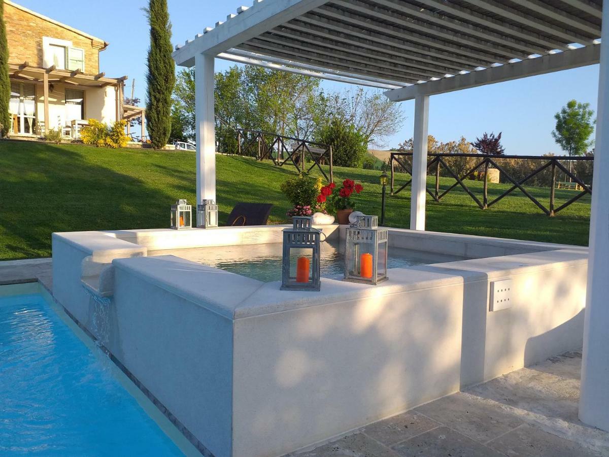 Le Maracla Country House Jesi Exteriör bild
