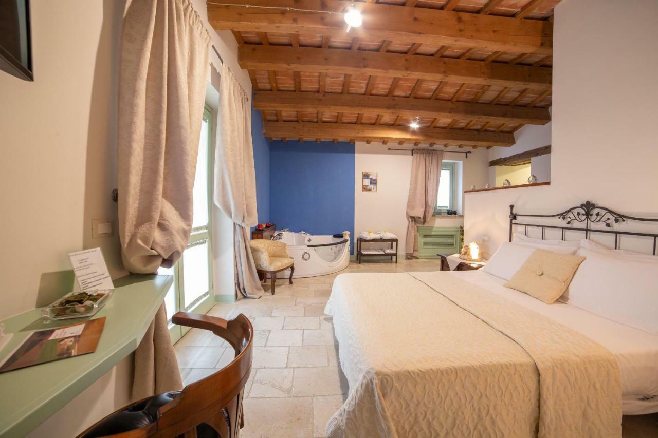 Le Maracla Country House Jesi Exteriör bild