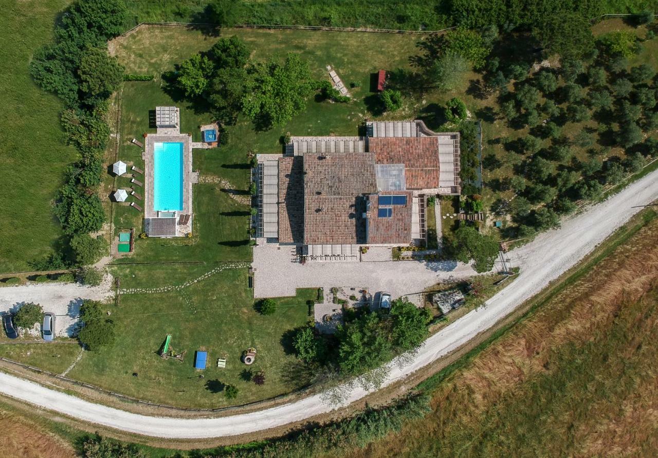 Le Maracla Country House Jesi Exteriör bild