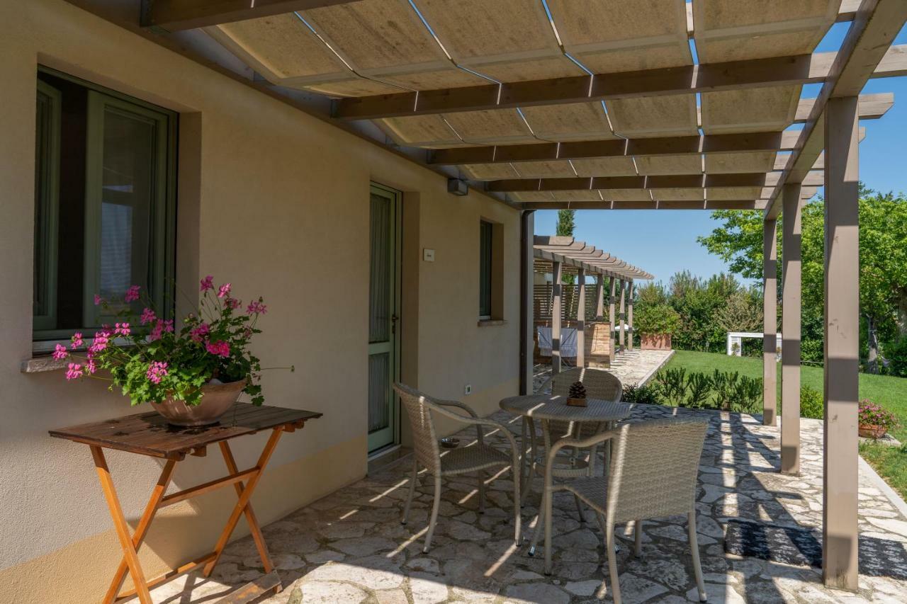 Le Maracla Country House Jesi Exteriör bild