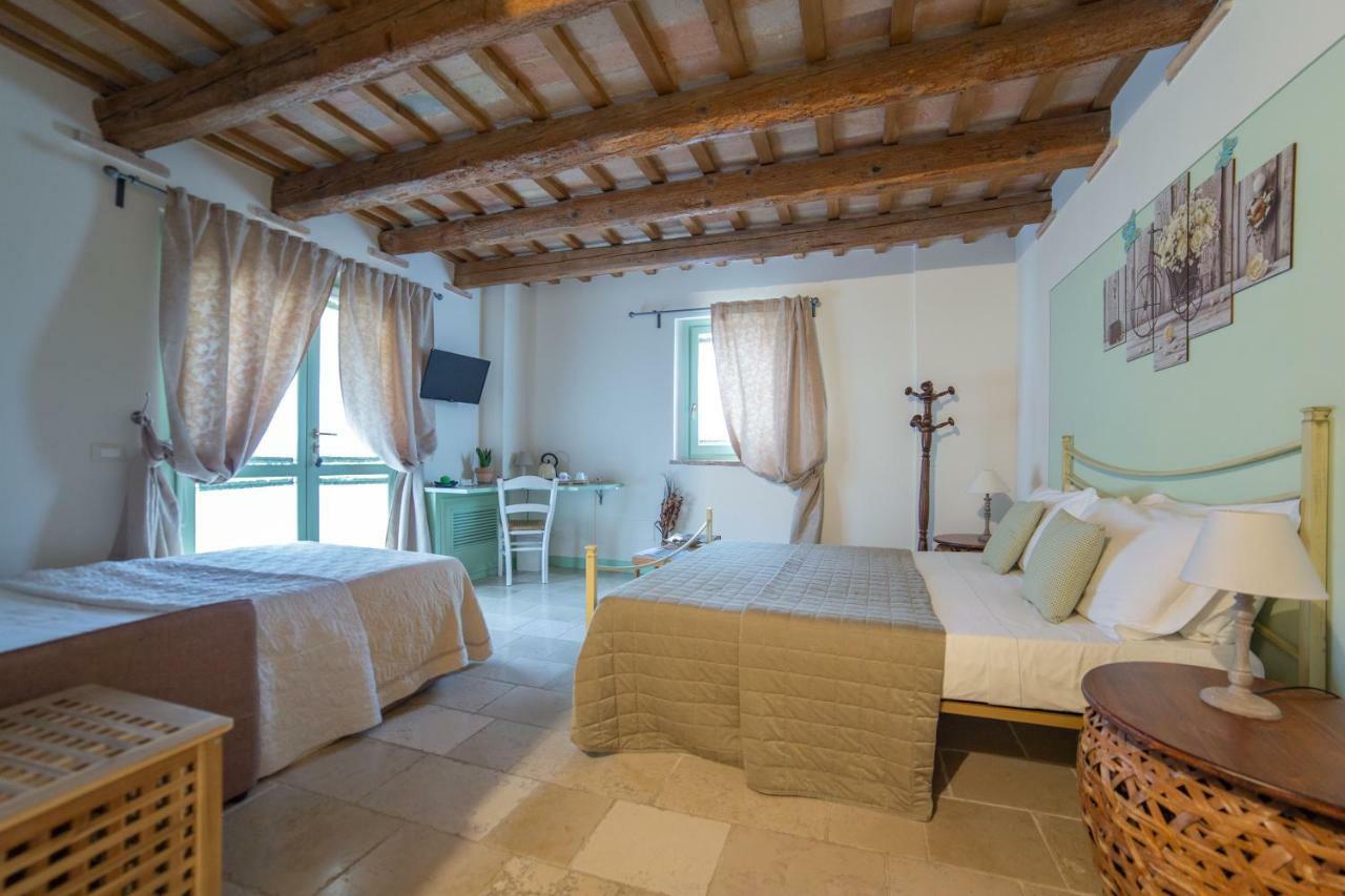 Le Maracla Country House Jesi Exteriör bild